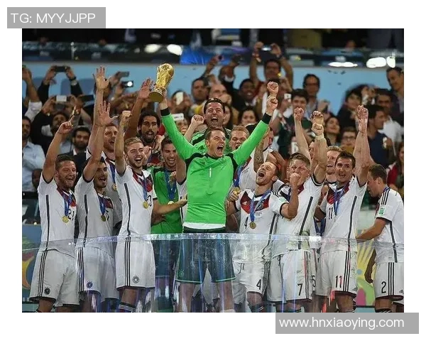 绿茵巨星齐聚一堂共绘辉煌时刻展现足球团结与荣耀 绿茵巨星齐聚一堂共绘辉煌时刻展现足球团结与荣耀