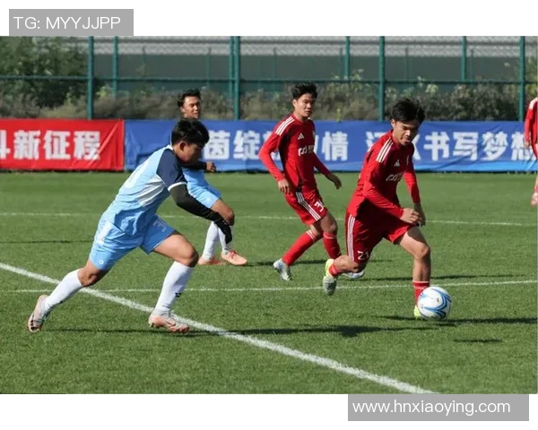 以足球球星敏捷身影为核心探讨足球技术与实力的完美融合